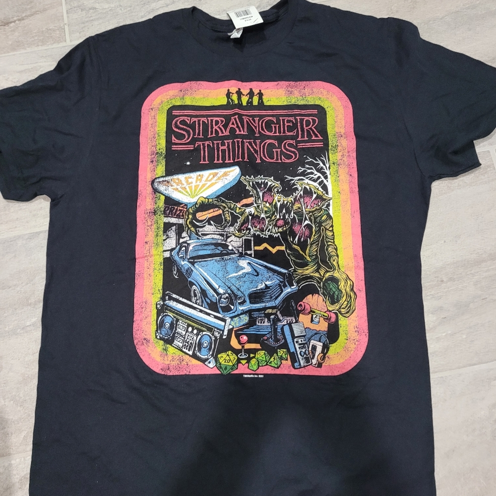 Men's NWT Stranger Things Tshirt XL